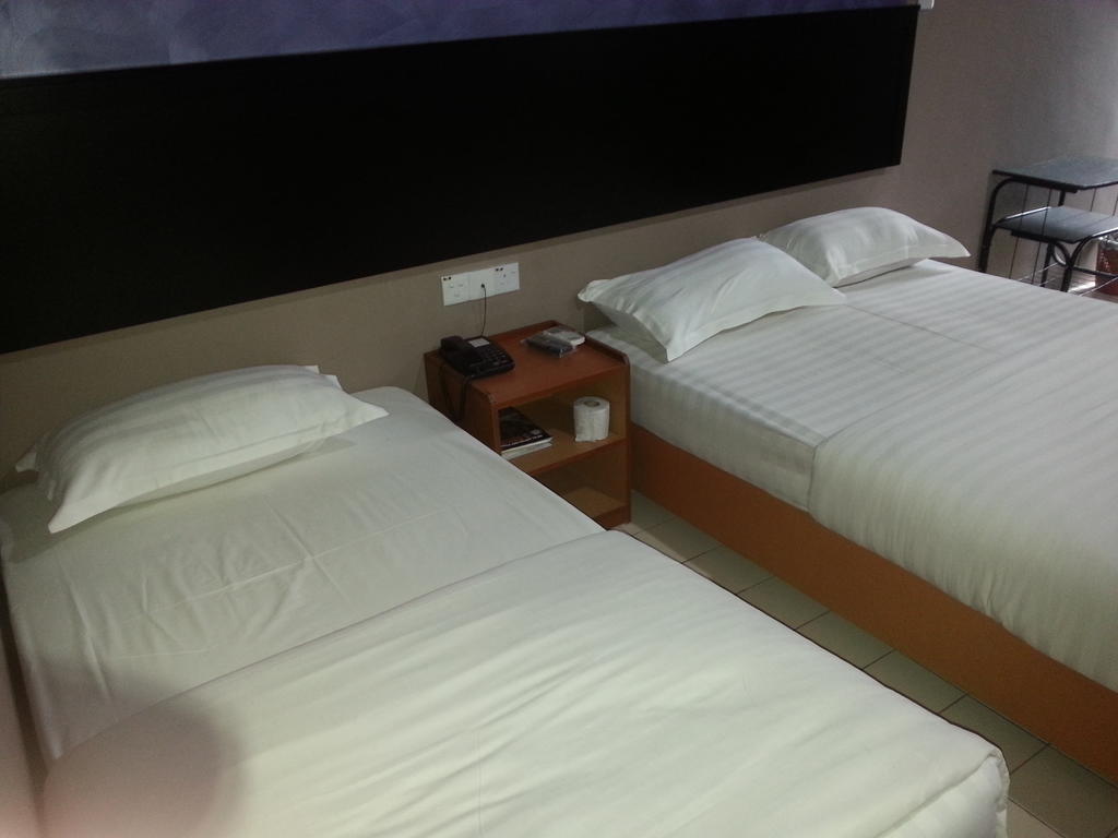 Oriental Inn Кучинг Экстерьер фото