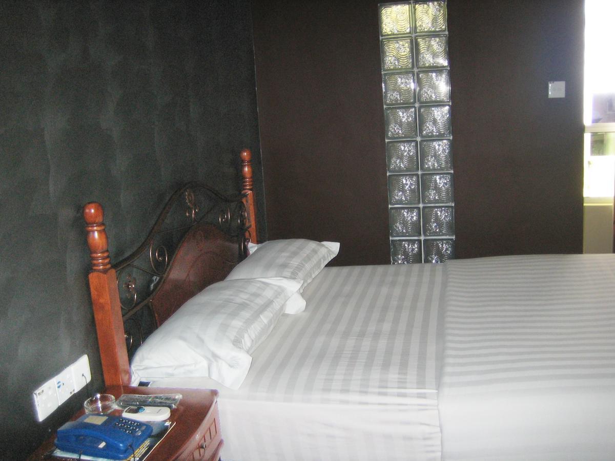 Oriental Inn Кучинг Экстерьер фото