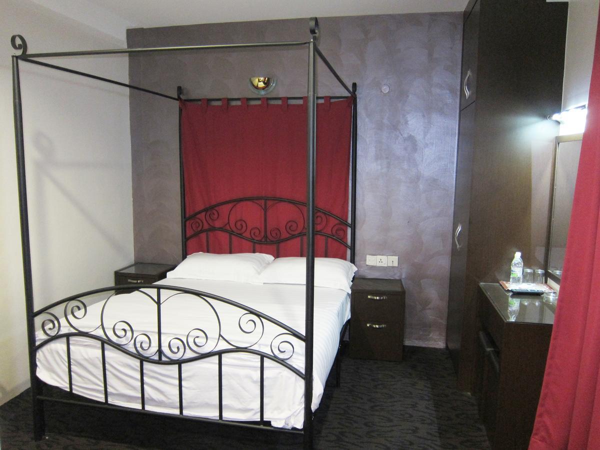 Oriental Inn Кучинг Экстерьер фото